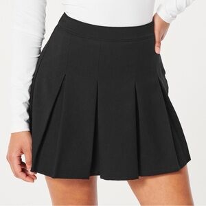 Hollister Ultra High-rise
Pleated Skater Skort
